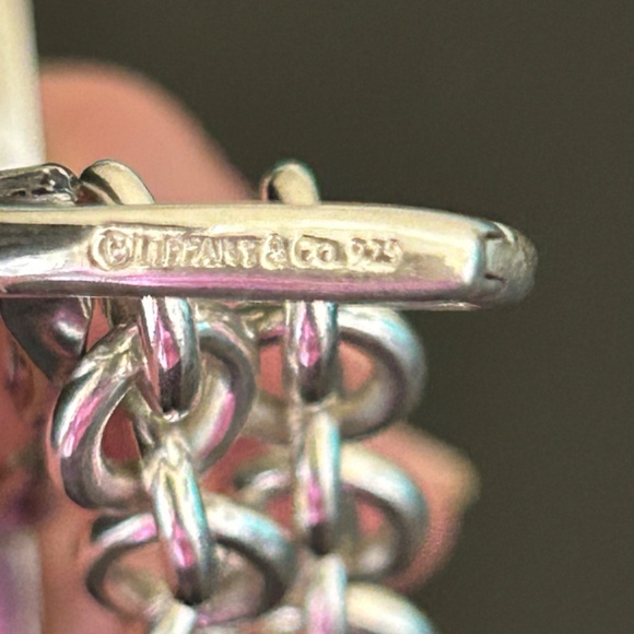 Tiffany & Co Heart Clasp Choker/Necklace. NWOT. Size 6 1/2 inches. RETIRED - Picture 4 of 7